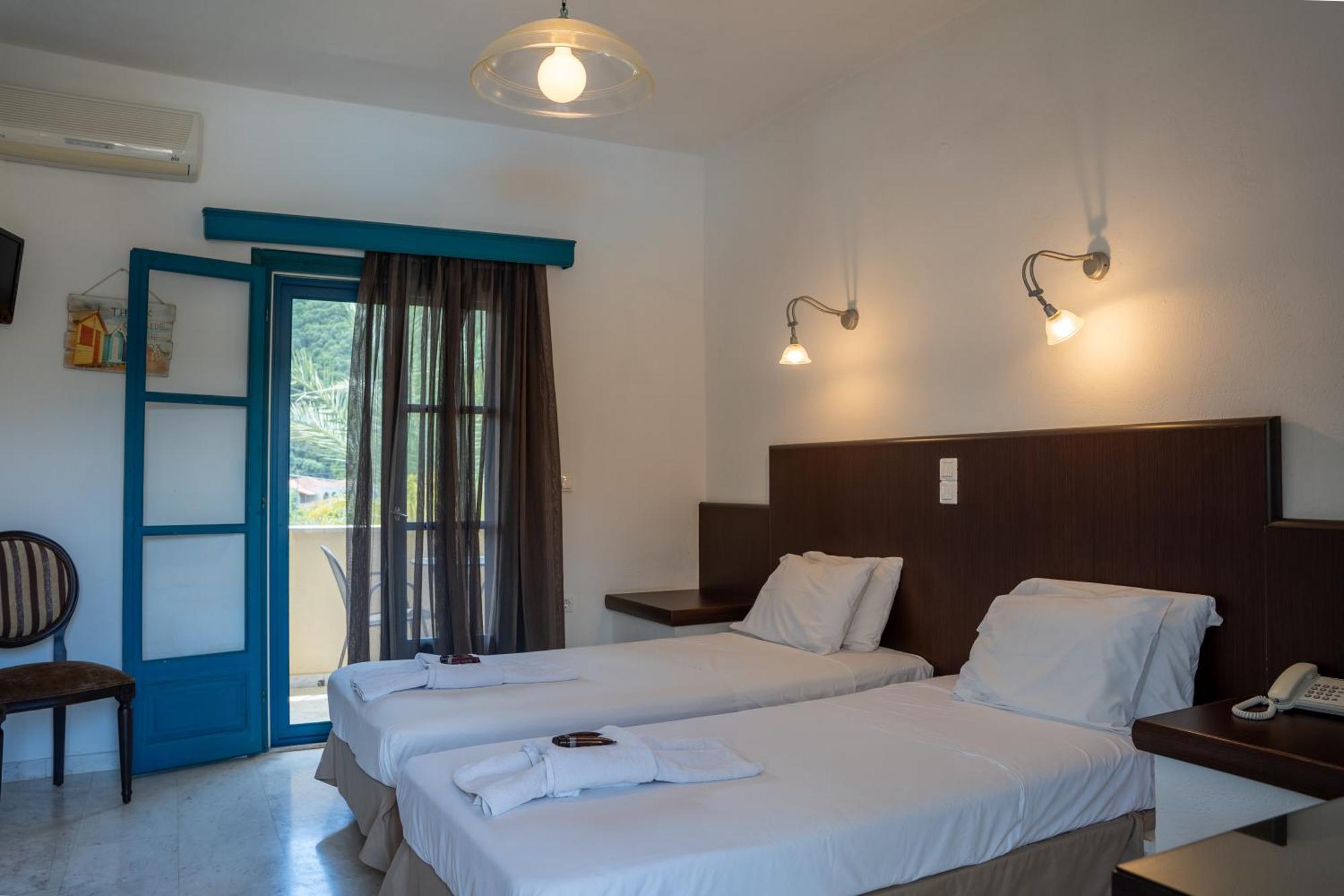 Karavostasi Beach Hotel Perdika  Exterior photo